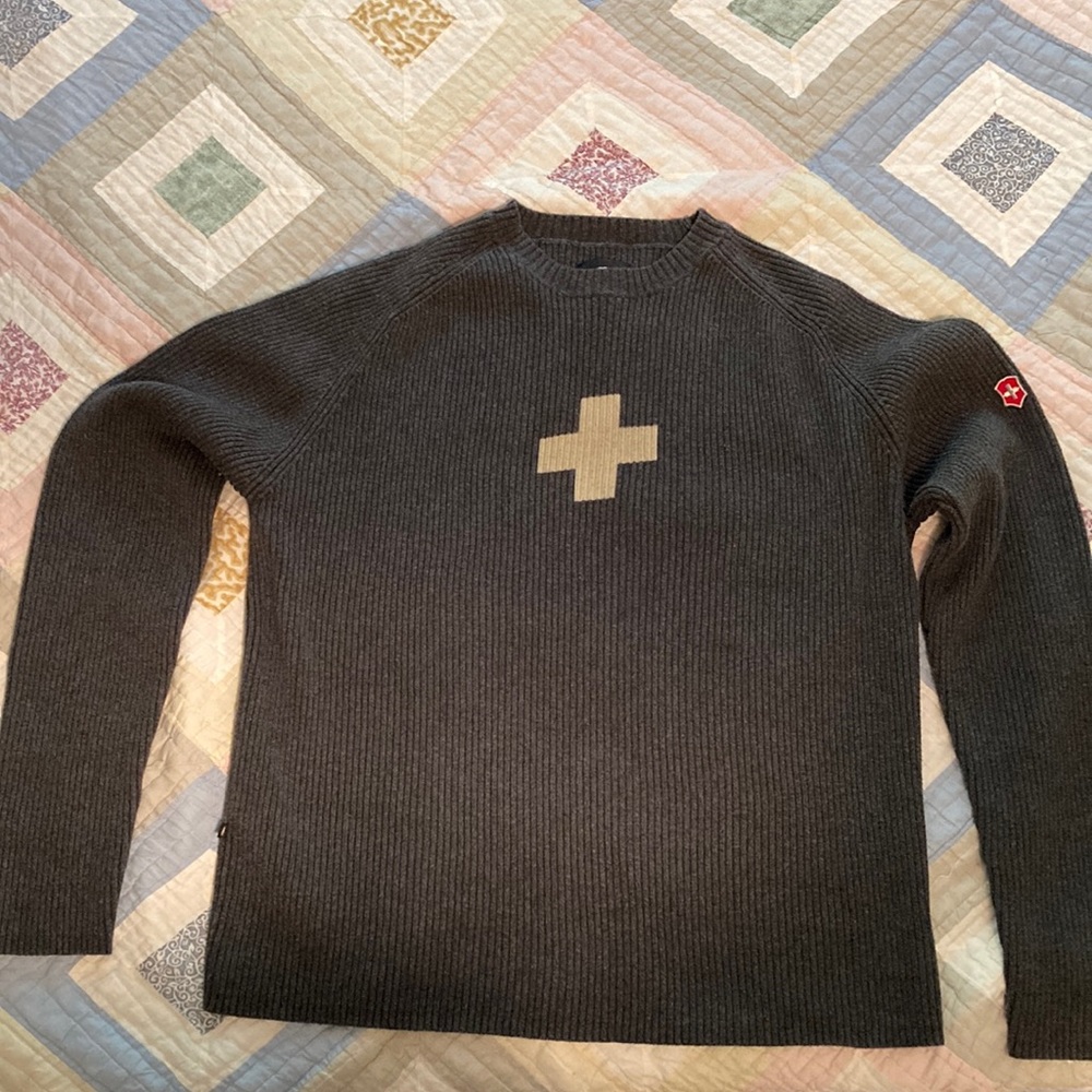 Rare Vintage Victoinox Swiss Army Knife XL Dark Gray Sweater